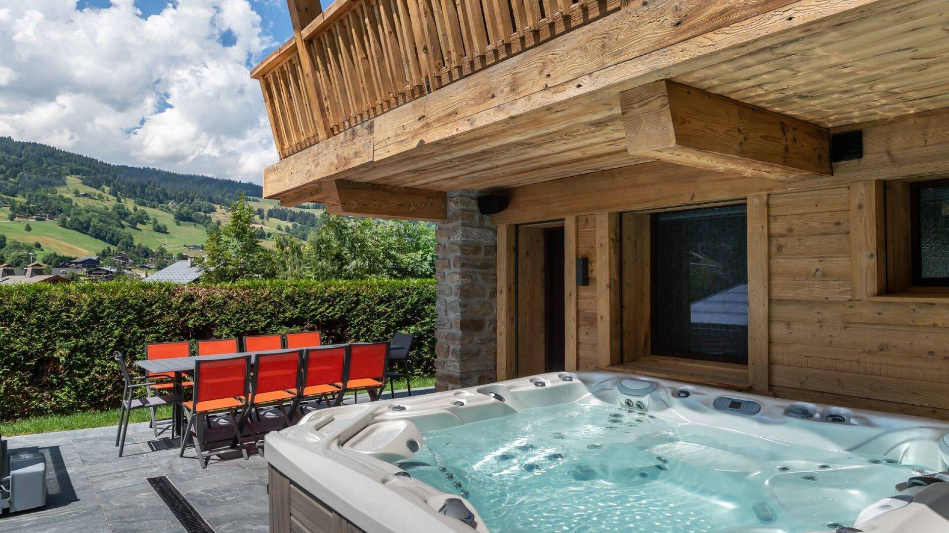 outdoor Jacuzzi hot tub