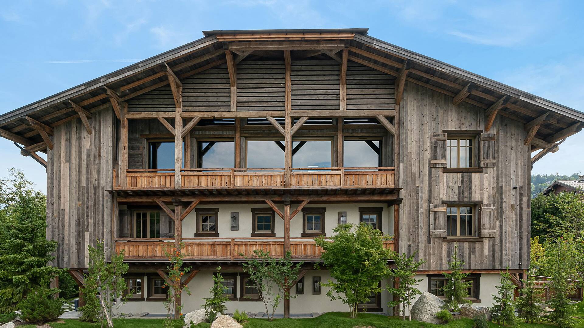 luxury ski resort Chalet Cyprès for weekly rentals in Megève, French Alps