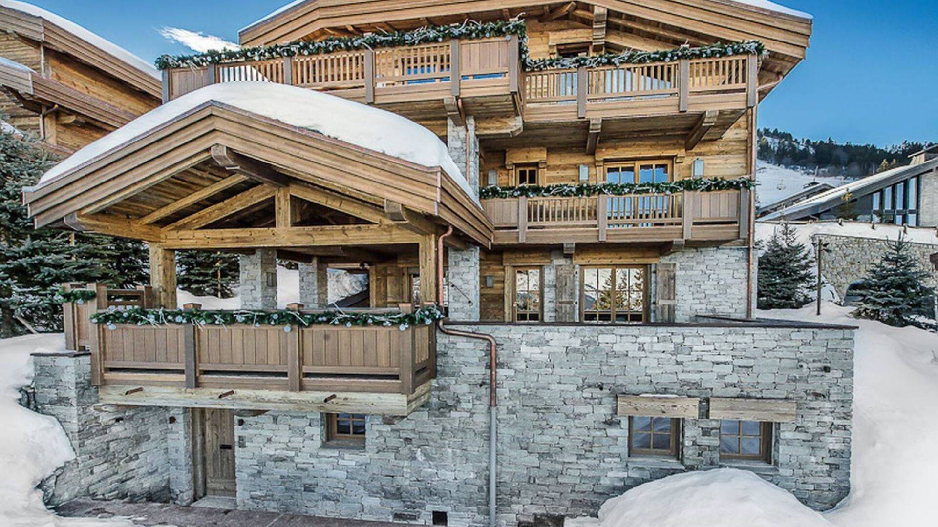 luxury ski resort Chalet Molière for weekly rentals in Courchevel 1850, French Alps