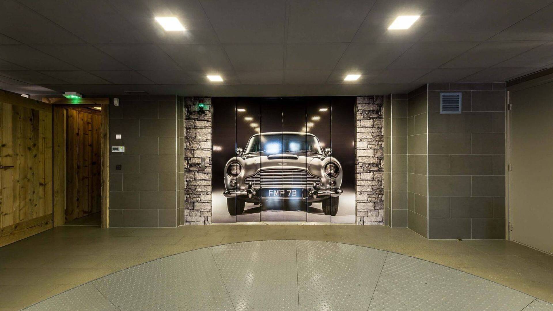 private garage