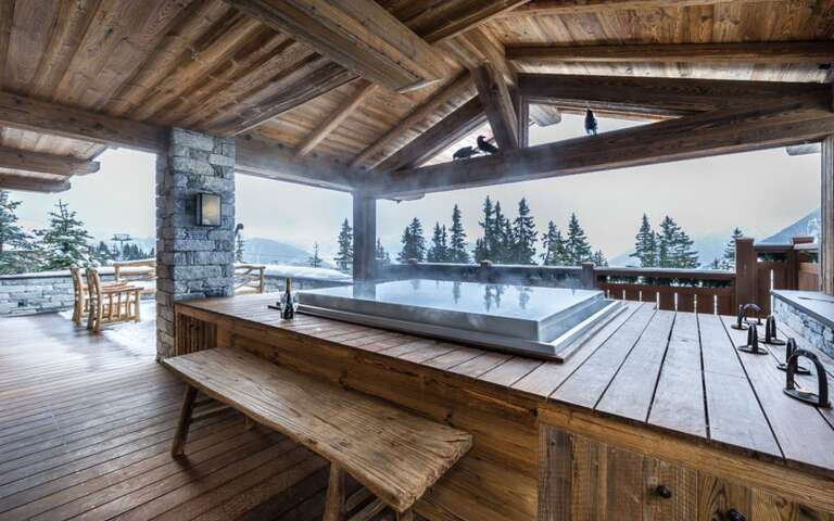 outdoor Jacuzzi hot tub