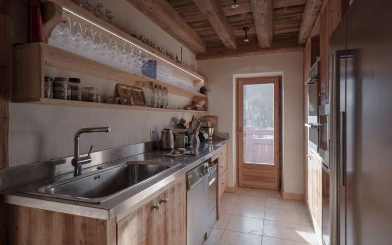 kitchenette with direct access to outdoor