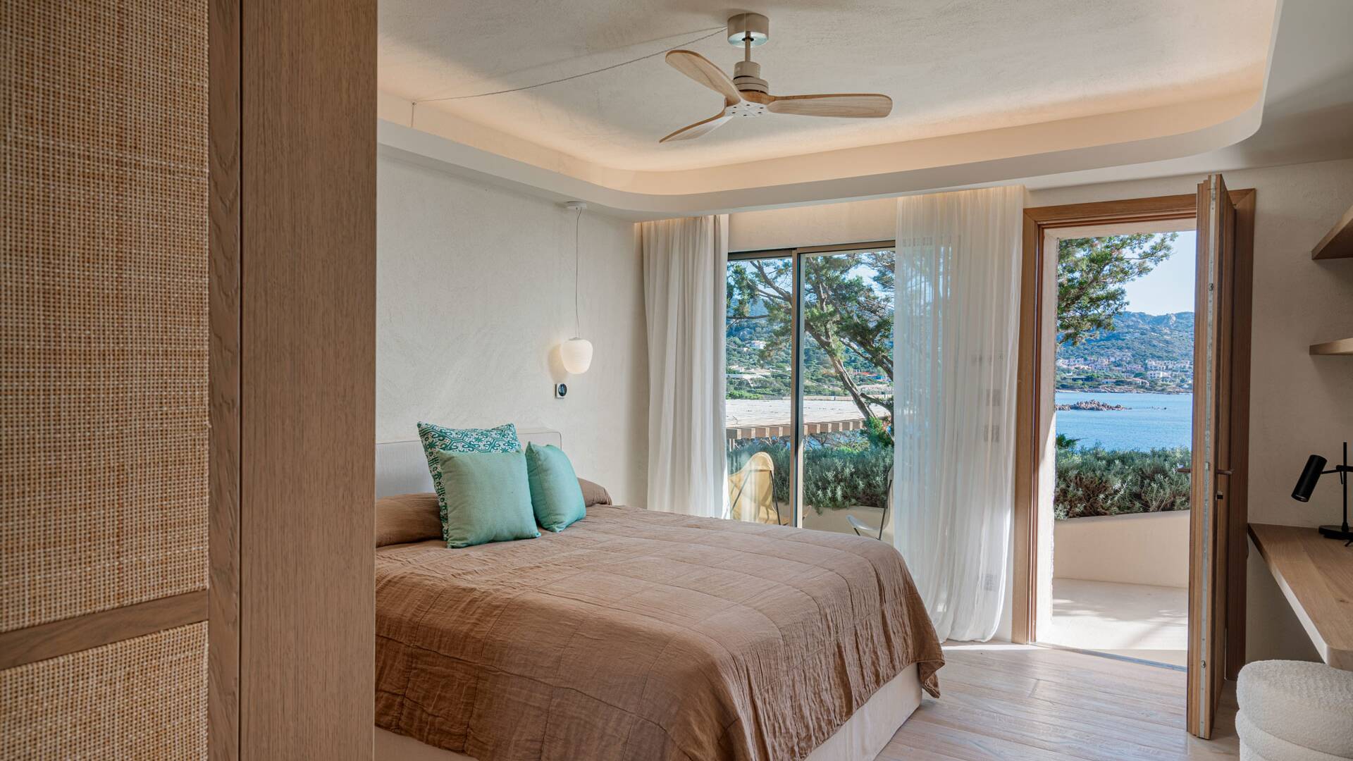 double bedroom with sea view