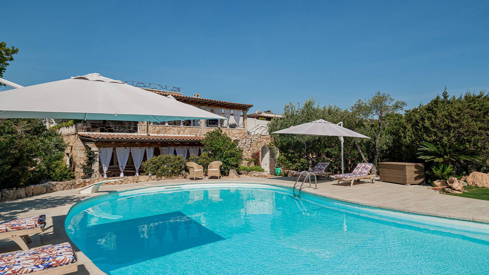 luxury vacation villa Teodora for weekly rentals in Sardinia