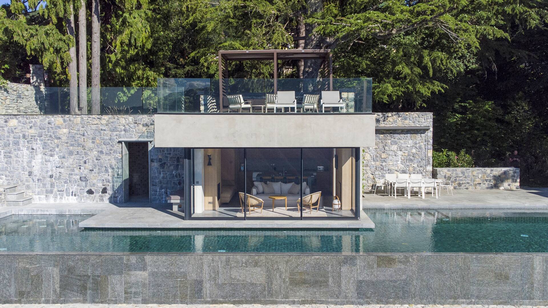 villa luxury Como Lake external view pool