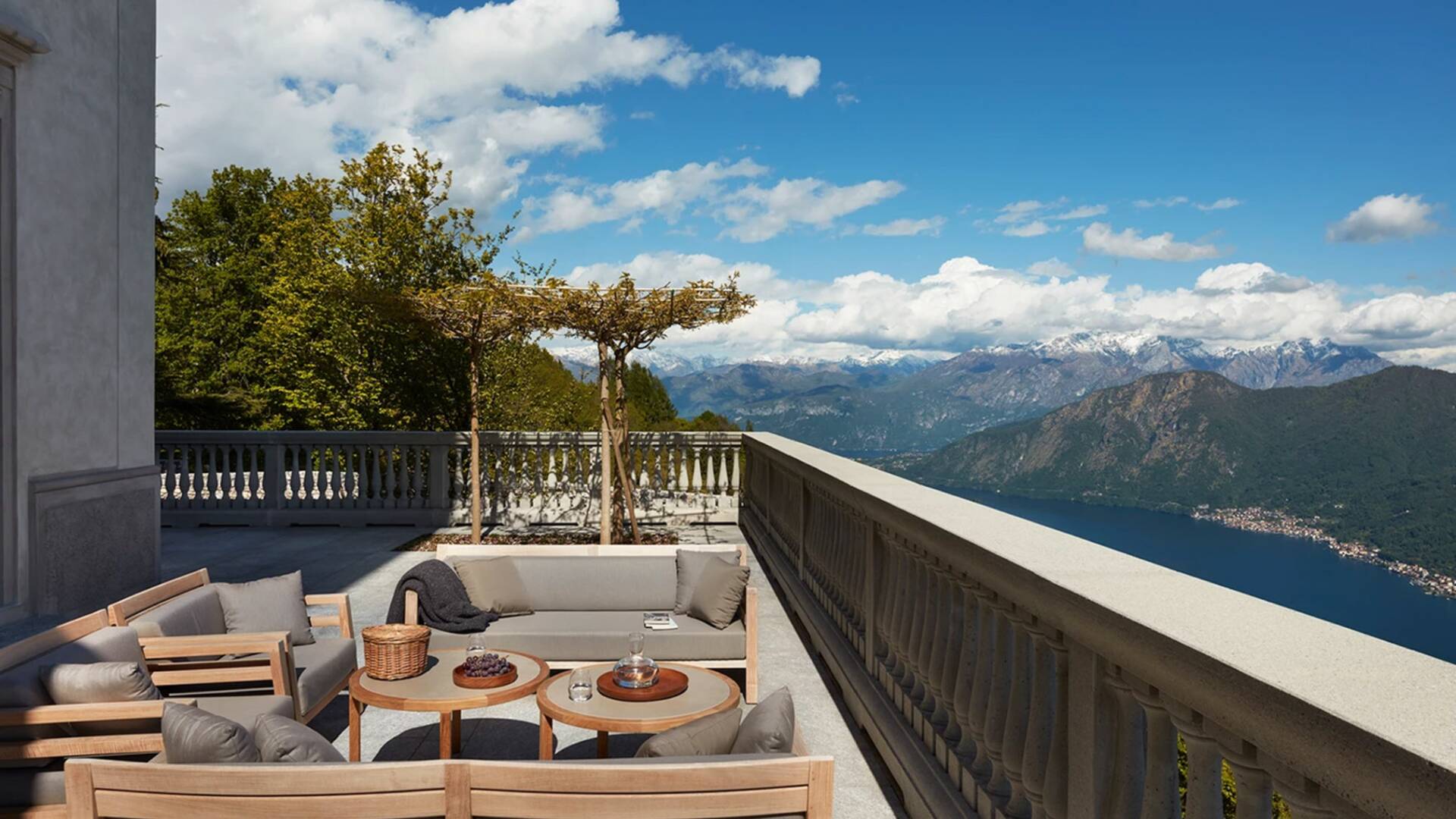 luxury villa Como Lake outdoor living space