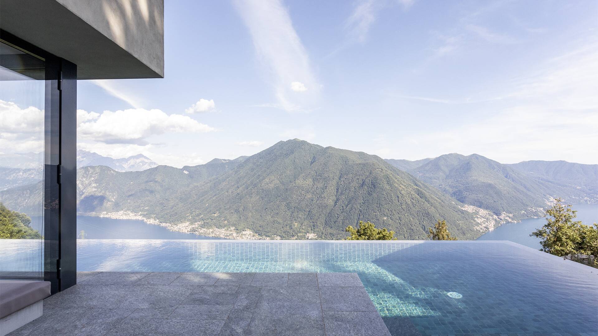 villa luxury Como Lake infinity pool view