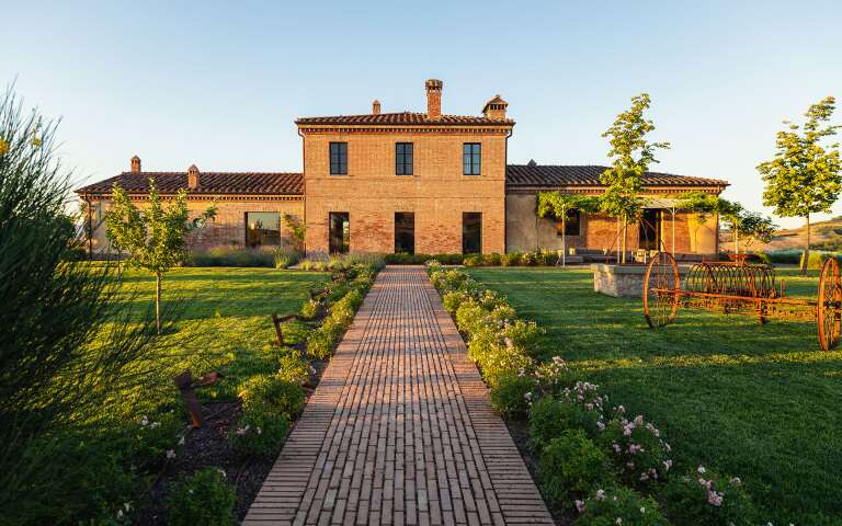 luxury family vacation villa for weekly rentals in Tuscany