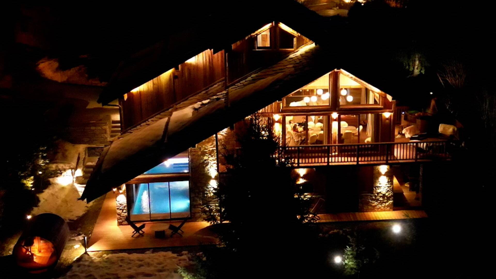 luxury ski resort Chalet Savoia for weekly rentals in the French Alps