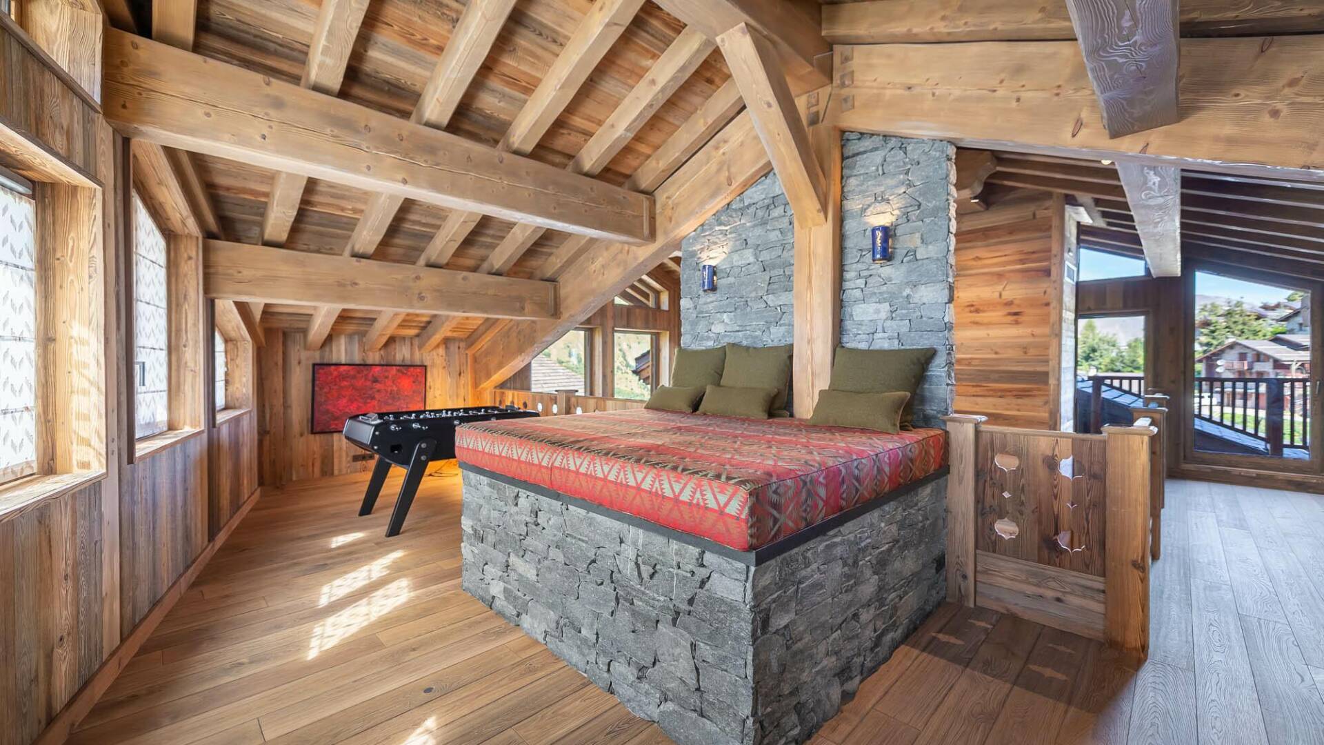 double bedroom with bed 
