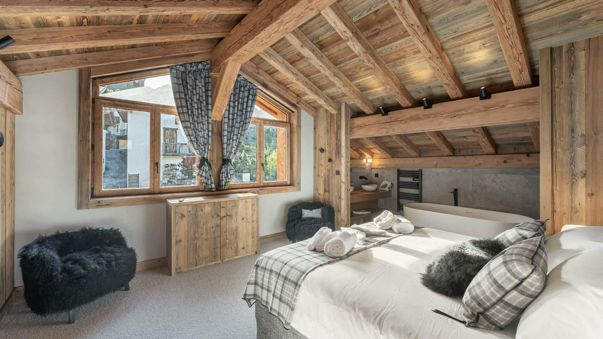 luxury vacation Chalet Iroko for weekly rentals, Saint-Martin-de-Belleville, French Alps