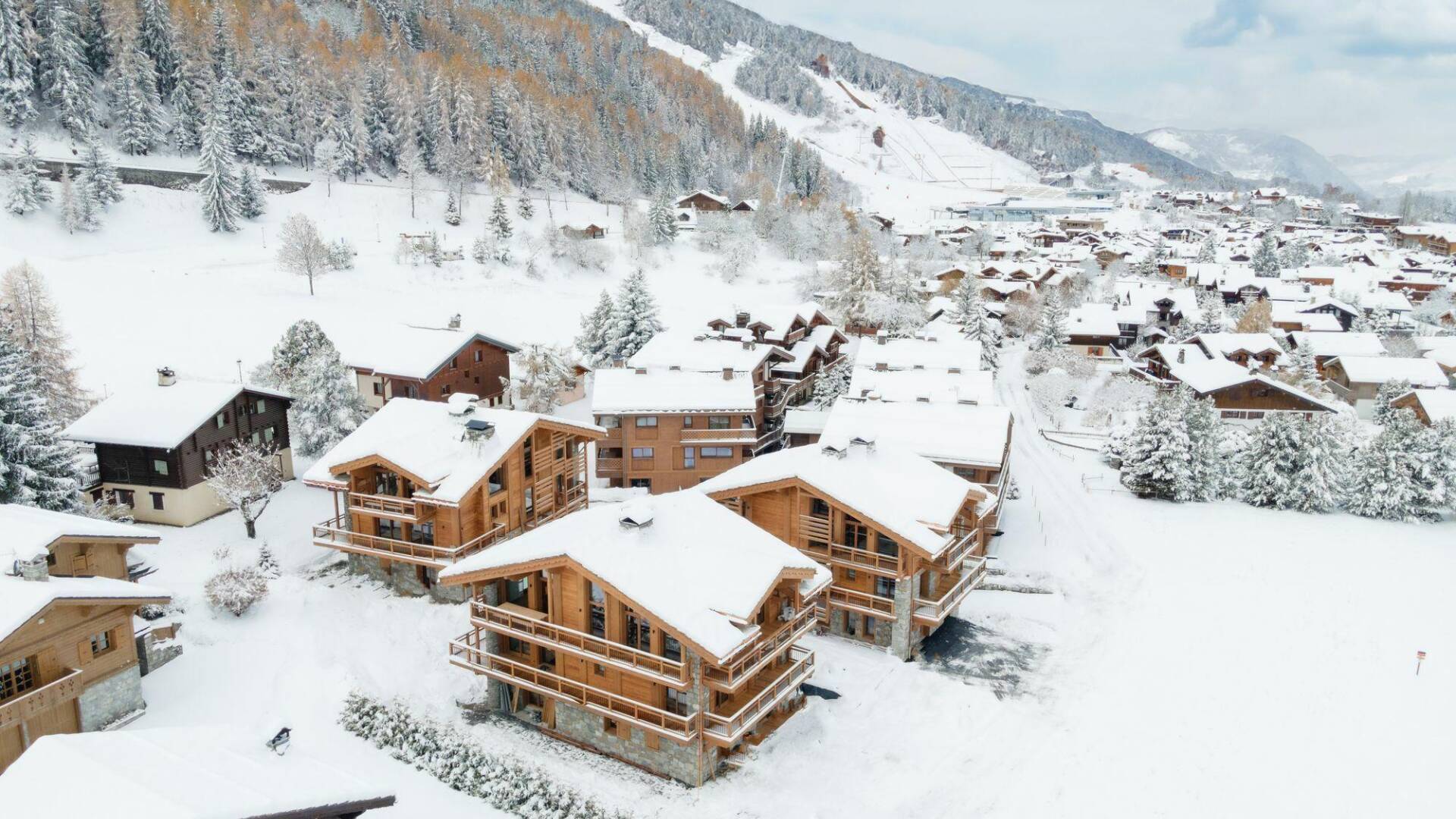 top luxury ski resort Chalet Cèdre for rent in Courchevel, French Alps