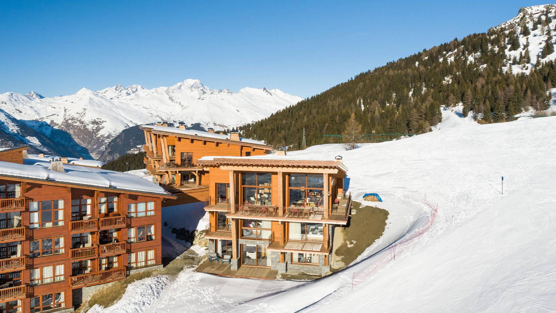 luxury ski  geatway Chalet Sapin Noir for rent in the French Alps