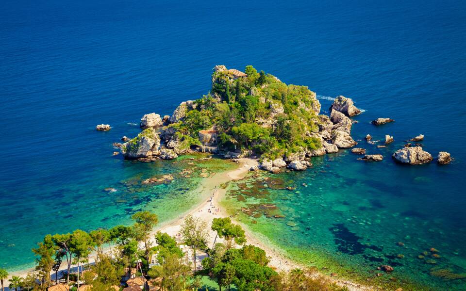 The best luxury villas for rent in Sicily 2025